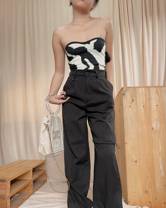 black high quality jogger style trousers B8